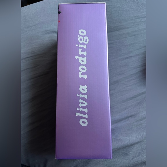 Olivia Rodrigo Stanley - Picture 3 of 5